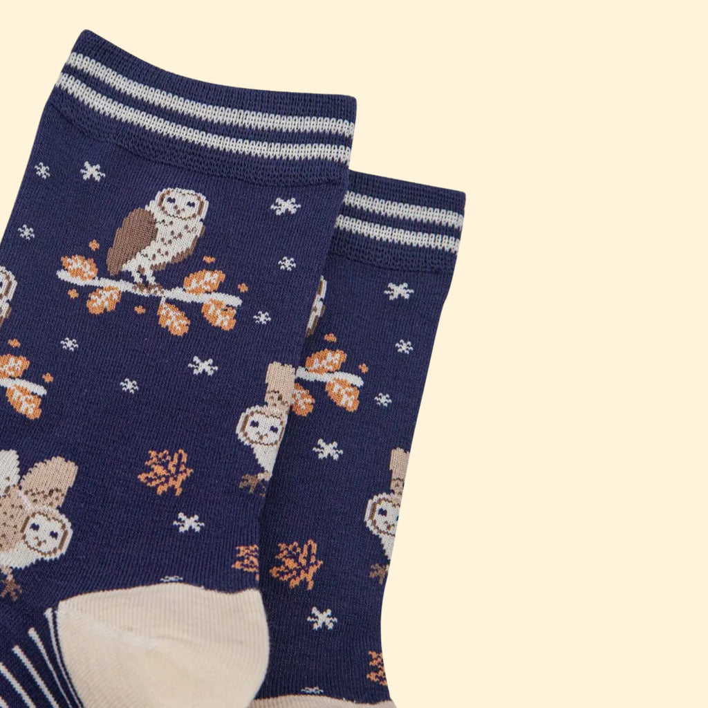 Women's Bamboo Socks - Barn Owls (Navy)